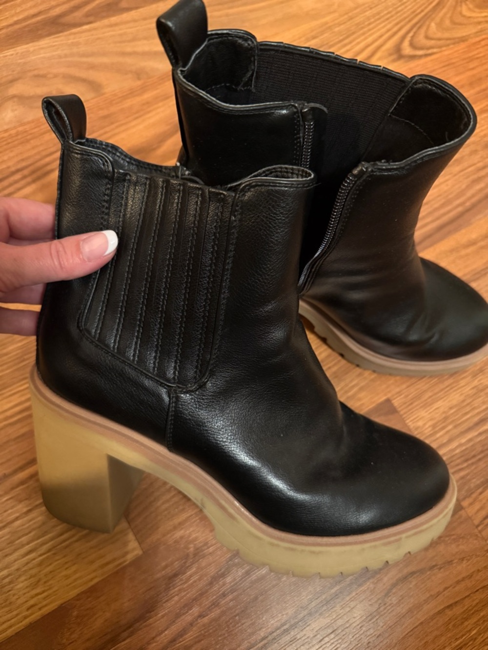 DV by Dolce Vita Black Chelsea Ankle Boots with Tan Lug Sole - Picture 2 of 3